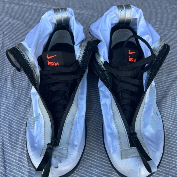 Nike Air Vapormax Flyknit Gator Ispa Sneakers In Grey - Picture 2 of 2